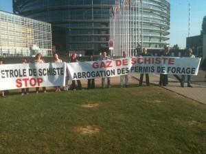 Unkonvetionelle Gasförderung - Demo vor dem Europäischen Parlament