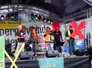 Rednertribüne bei der Energiewende retten-Demo in Hannover. Foto: Ebeling