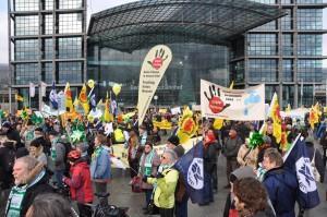 Immer mehr Menschen stehen gegen Fracking auf, wie hier auf der Energiewende-retten-Demo in Berlin vor einem Jahr.